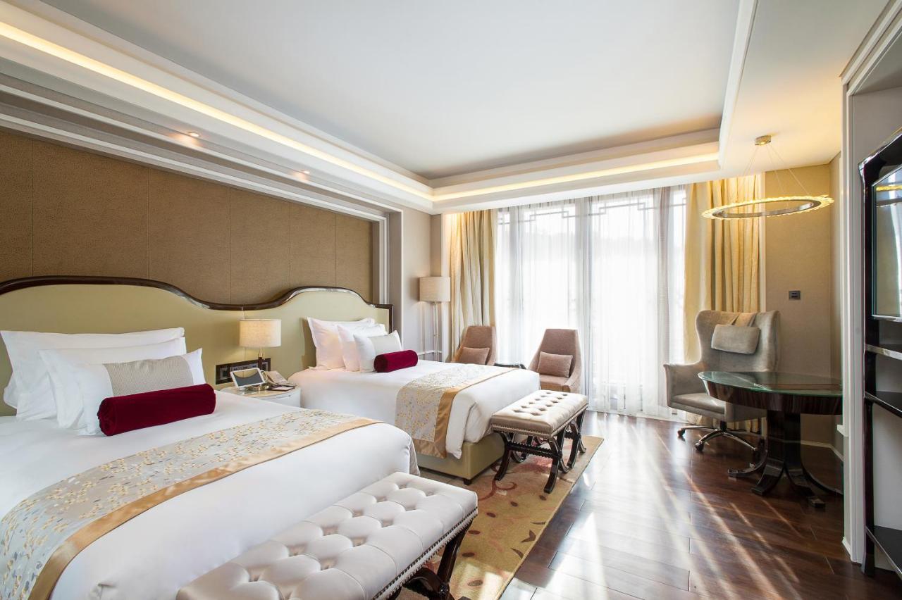 Grand Bay Hotel Beijing Jinpoluo Bagian luar foto