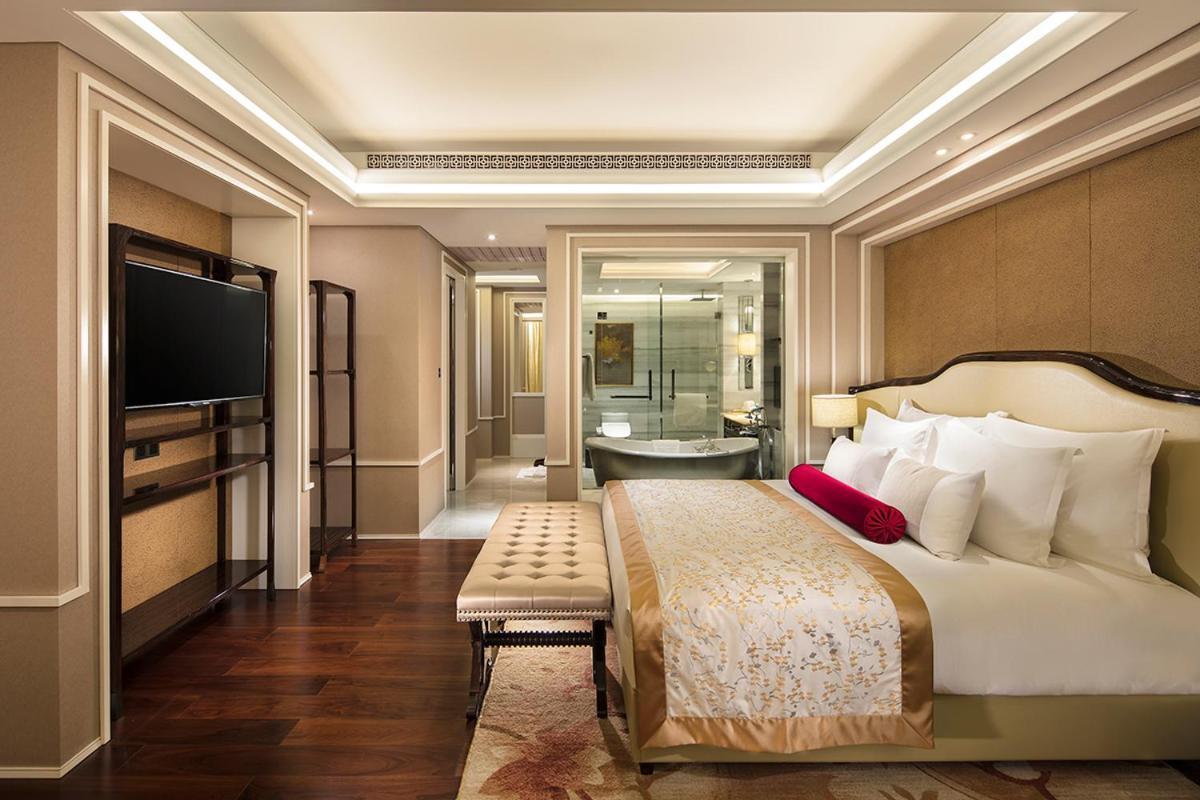 Grand Bay Hotel Beijing Jinpoluo Bagian luar foto