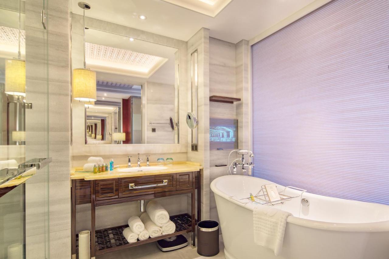 Grand Bay Hotel Beijing Jinpoluo Bagian luar foto